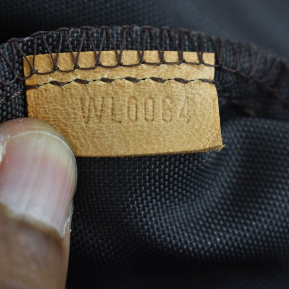 LOUIS VUITTON: Brown "LV" Logo, Long Garment Cover/Bag w/ Shoe Pouch (ow) - Picture 7 of 10